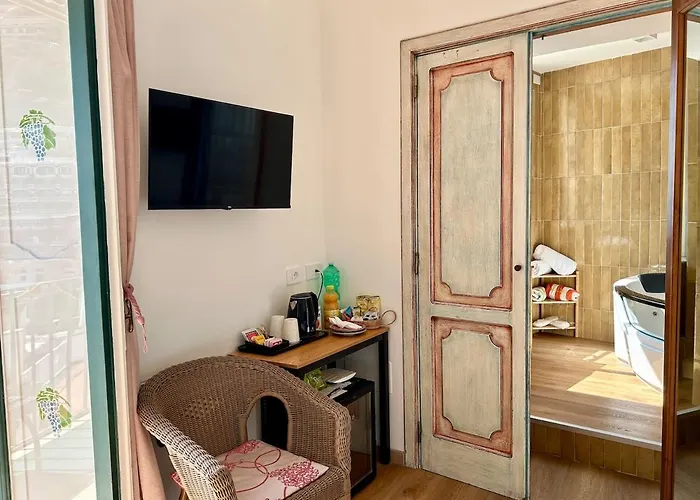 Casa Cosenza 招待所 4*